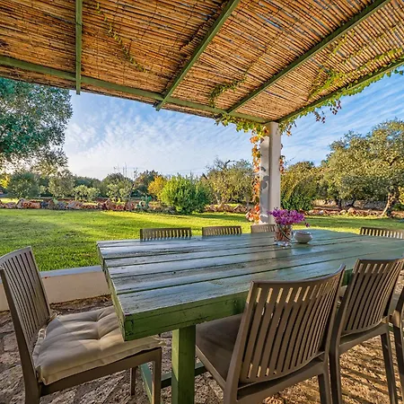 Trulli Li Cridd Vila *