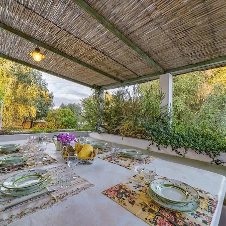 Trulli Li Cridd Vila *