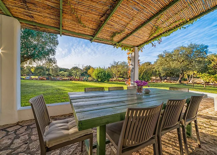 Trulli Li Cridd Villa *